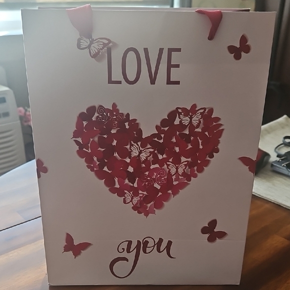 Saks Fifth Ave. Pink Notebook  with 2 Pens. Plus Love You Gift BAG. - Picture 7 of 7